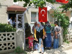 Şehit annesinin yüreği dayanamadı 